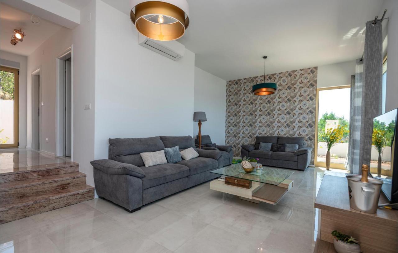 Holiday Home Villetta Belveder Baška Voda Kültér fotó